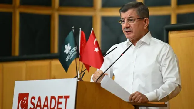 Gelecek, Saadet ve DEVA, 'çatı parti' için bir kez daha masada: Davutoğlu'nun 'Ruhum AK Parti'den hiç kopmadı' açıklaması nasıl tartışılıyor?