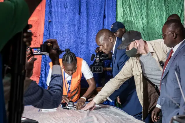Perezida Touadera yokwitoreza ikiringo ca gatatu, ritowe