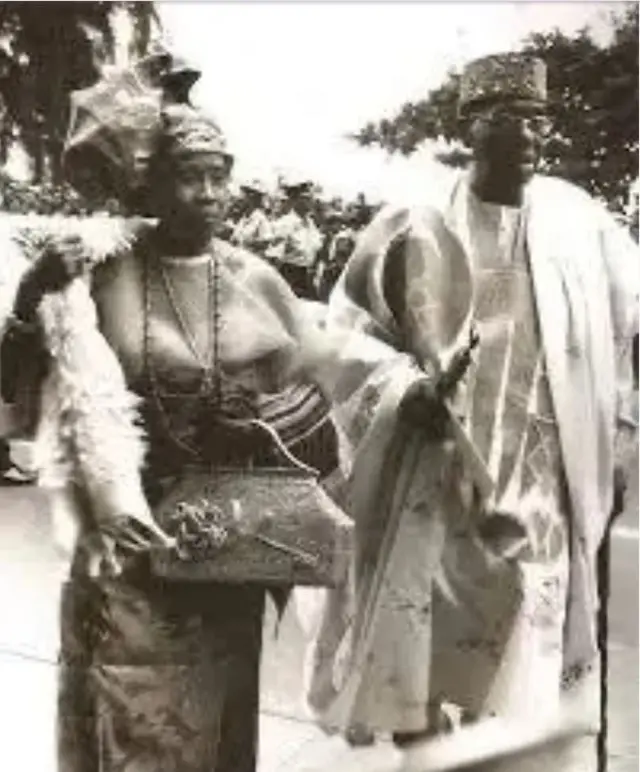 Oyinkan abayomi ati ọkọ rẹ