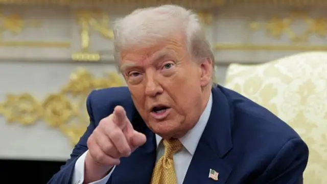 डोनाल्ड ट्रंप