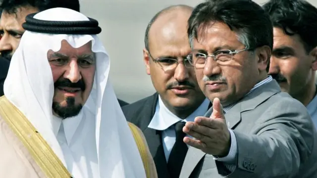 पाकिस्तानची अर्थव्यवस्था ढासळत आहे 