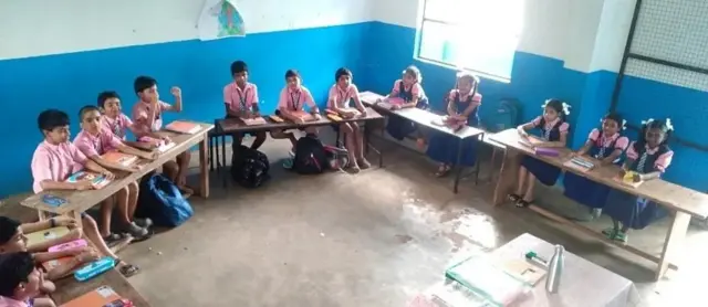 வகுப்பறையில் 'ப' வடிவ இருக்கை முறை