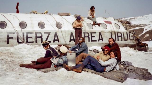 Dirigido por Juan Antonio Bayona, 'A Sociedade da Neve' conta em língua espanhola a história do desastre aéreo nos Andes