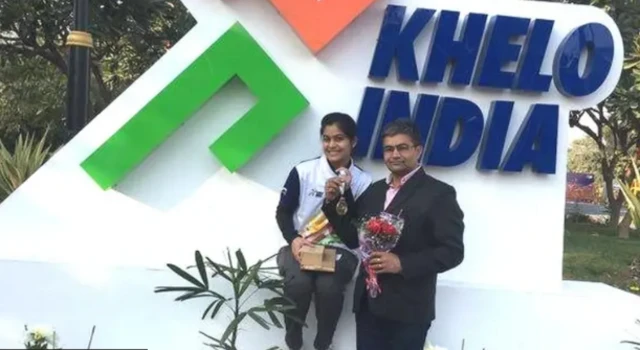 मनू भाकर आणि तिचे वडील राम किशन भाकर