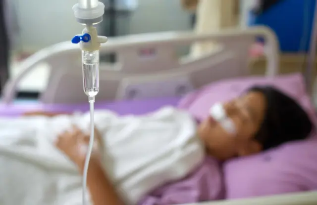 Ilustrasi anak dirawat di rumah sakit.