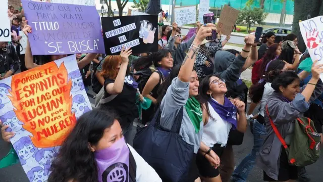 Manifestação pelo Dia Internacional das Mulheres em Lima, Peru, em 08 de março de 2023