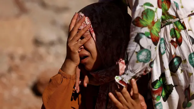 Mujer marroquí llorando