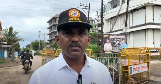 या घटनेचे प्रत्यक्षदर्शी आणि पीडित रियाज पिंजारीला वाचवण्याचा प्रयत्न करणारे माजी सैनिक प्रकाश कोटकर