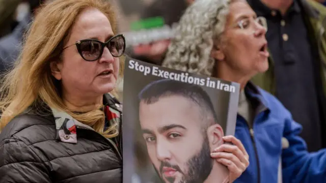 कई देशों ने सालेही के साहस को सराहा