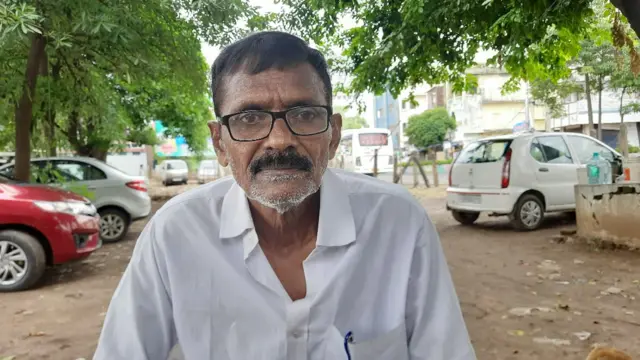 ఏపీ ట్యాక్సీ ఓనర్స్ అండ్ డ్రైవర్స్ వెల్ఫేర్ అసోసియేషన్ అధ్యక్షుడు ముచ్చకర్ల సత్యనారాయణ 