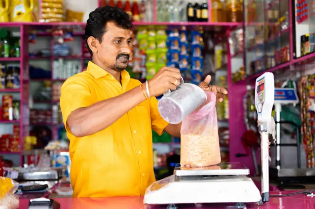 காகிதத்தால் செய்யப்பட்ட ஸ்ட்ராக்களை பயன்படுத்துபவரா நீங்கள்? - இதை படியுங்கள்