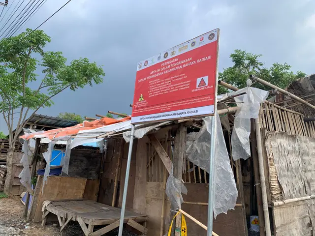 Plang bahaya radiasi