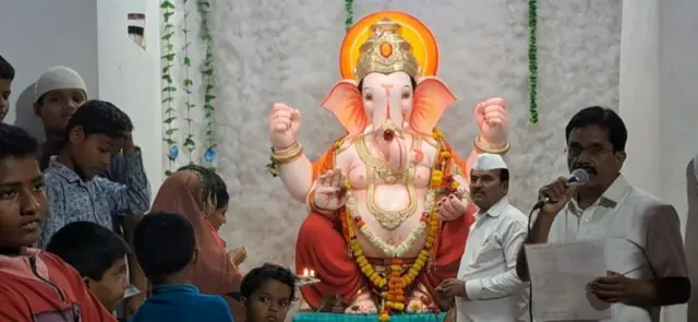 గోట్‌ఖిండీ మసీదులోని వినాయకుడి విగ్రహం