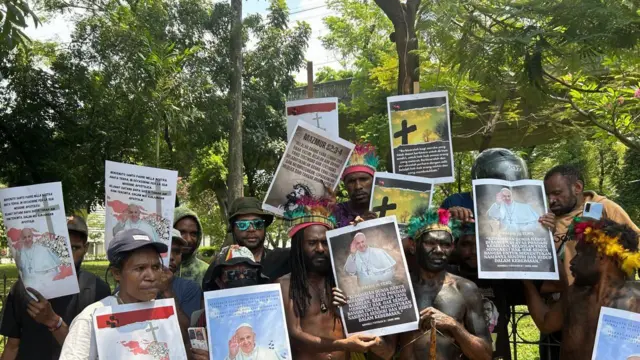 Belasaran orang asli Papua di depan Kedubes Vatikan di Jakarta pada Rabu (04/09)