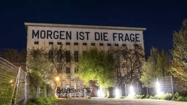 Vista de la discoteca Berghain cerrada durante la tercera ola de la pandemia de coronavirus, el 5 de mayo de 2021 en Berlín, Alemania.