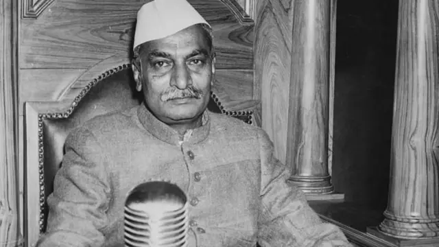 જવાહરલાલ નેહરુ, બંધારણ દિવસ, 26 નવેમ્બર, ભારતનું બંધારણ, કાયદો, બીબીસી ગુજરાતી