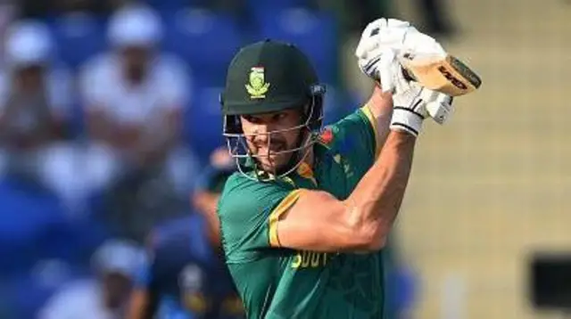 ඒඩ්න් මාක්ක්‍රම් පන්දු 49 කදී ශතකයක් රැස් කිරීමට සමත් වූ අතර එය ලෝක කුසලාන තරගාවලියකදී පිතිකරුවෙකු රැස්කළ වේගවත්ම ශතකය ලෙස වාර්තා පොත් අතරට එක්විය.