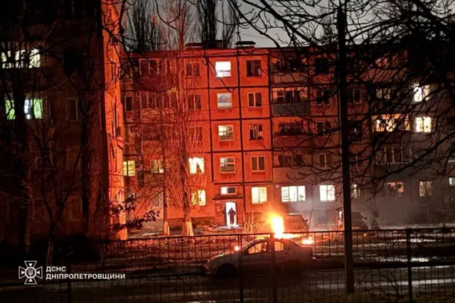 пожежа біля автомобіля