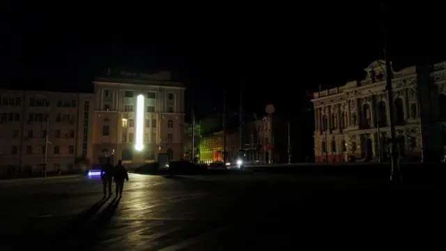 యుక్రెయిన్లో పెరుగుతున్న విద్యుత్ కోతలు, పవర్ గ్రిడ్లను లక్ష్యంగా చేసి రష్యా దాడులు