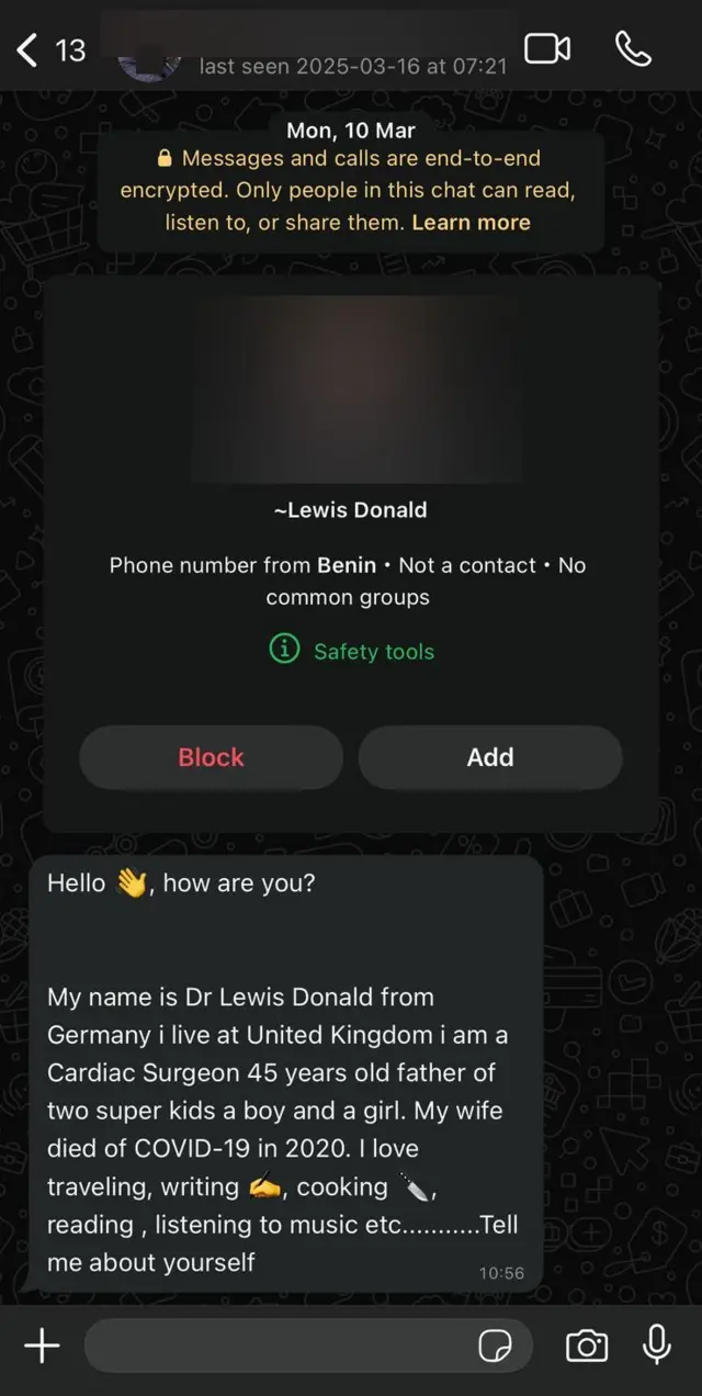 ''පළවෙනියටම ගොඩක් වෙලාවට අනවශ්‍ය දුරකථන ඇමතුම් වගේම මැසේජස් එන්නේ වට්ස්ඇප් ඇතුළු කෙටි පණිවිඩ හුවමාරු කරන්න යොදා ගන්න ඇප්ස් හරහා. වට්ස්ඇප් යෙදුමේ ලබාදීලා තියෙනවා 'Silence Unknown Callers' ඔප්ෂන් එකක්. ඒක ඇක්ටිව් කළාම අපි නොදන්න අංක වලින් දුරකථන ඇමතුම් එන්නේ නැහැ.'' 