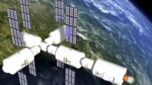 वर्ष 2035 पर्यंत इंडियन स्पेस स्टेशन (भारतीय अंतराळ स्थानक) नावाचं स्पेस स्टेशन स्थापन करण्याची भारताची योजना आहे.