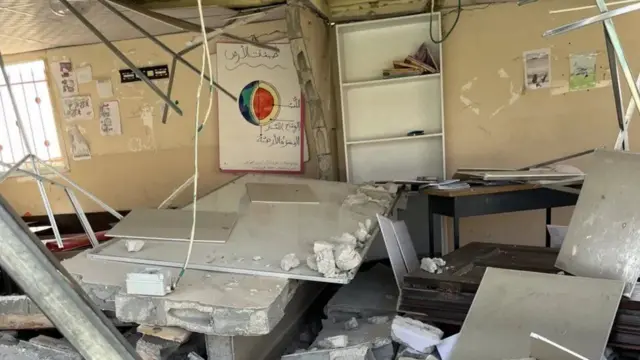 حطام مدرسة في خربة زنوتا