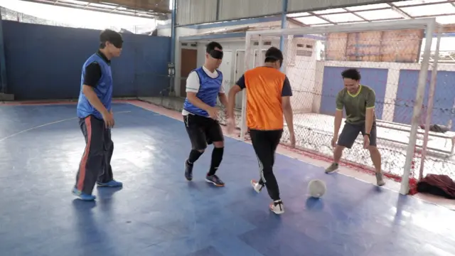 sepak bola tunanetra