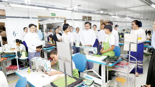 ဖေဖော်ဝါရီ ၁၃ ရက်တုန်းက ရန်ကုန်မြို့၊ ဒဂုံမြို့သစ်မြောက်ပိုင်းမြို့နယ်မှာရှိတဲ့ အလုပ်သမားညွှန်ကြားရေးဦးစီးဌာန၊ ကျွမ်းကျင်မှုလေ့ကျင့်ရေးသင်တန်းကျောင်းကို အလုပ်သမားဝန်ကြီးဌာန ဦးချစ်ဆွေ ရောက်ရှိခဲ့စဉ် 