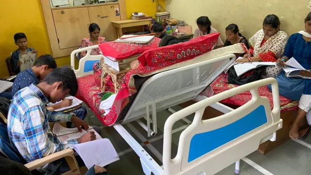 प्राजक्ता ऋषीपाठक ट्यूशन