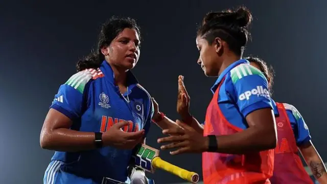 दक्षिण आफ्रिकेविरोधात ऋचाचे शतक थोडक्यात हुकले. तिने आतापर्यंत वनडेमध्ये 7 अर्धशतकं केली आहेत. 