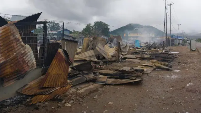 Kabid Humas Polda Papua Kombes Pol. Ignatius Benny mengatakan, kerusuhan menyebabkan 69 bangunan terbakar di Dogiyai.