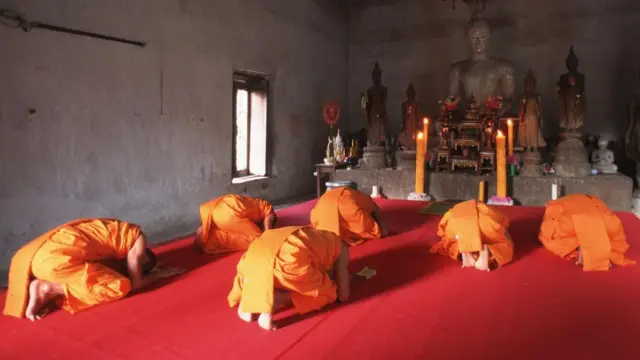 Tổ chức Phật giáo Thái Lan đã phải đối mặt với sự giám sát kỹ càng vì các nhà sư có những hành vi sai trái