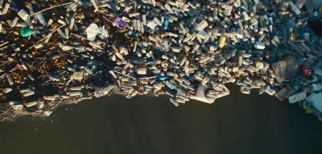 Деңизге топтолгон желим таштанды