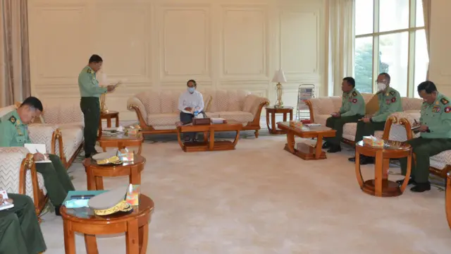 ၂၀၂၁ ခုနှစ် ဖေဖော်ဝါရီ ၁ ရက် အမျိုးသားကာကွယ်ရေးနဲ့ လုံခြုံရေးကောင်စီ အစည်းအဝေး