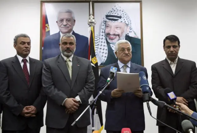 دحلان ومحمود عباس واسماعيل هنية