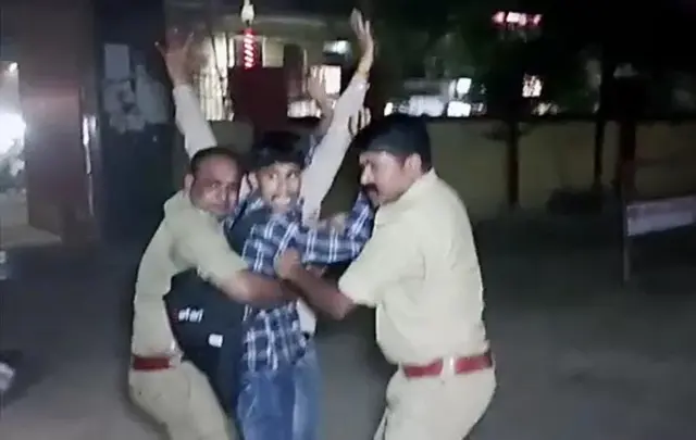 پولیس اور حملہ آور