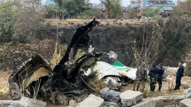 यती एअरलाइन्सको विमानको भग्नावशेष