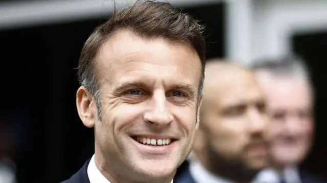 फ़्रांस के राष्ट्रपति इमैनुएल मैक्रों
