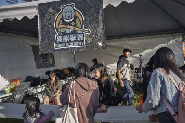 沈伯洋发起的“黑熊学院”在台湾举行全民防卫教育活动照片。