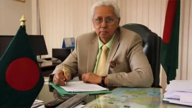 সৈয়দ মোয়াজ্জেম আলী, ২০০১ সালে তিনি পররাষ্ট্রসচিব ছিলেন।