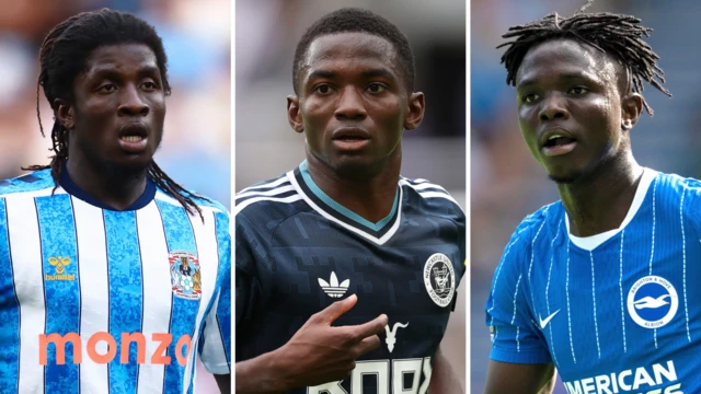 Une image composite divisée en trois colonnes verticales égales montre, de gauche à droite, Caleb Yirenkyi jouant pour Coventry, Bazoumana Traoré en action à Newcastle et Zadok Yohanna sur le terrain pour Brighton. Les trois joueurs sont visibles du ventre jusqu'à la tête. Yirenkyi porte le maillot domicile de Coventry, orné d'épaisses rayures verticales bleu ciel et blanches et du logo du sponsor en orange, tandis que de longues et fines dreadlocks lui tombent sur les épaules. On aperçoit Traoré en train de trottiner, sa main droite apparaissant près de sa poitrine. Il porte le maillot extérieur bleu marine foncé de Newcastle, avec des finitions blanches. Yohanna porte le maillot domicile de Brighton, principalement bleu roi, avec de fines rayures verticales blanches et des finitions blanches. Il arbore également de courtes dreadlocks qui rebondissent lorsqu'il court.