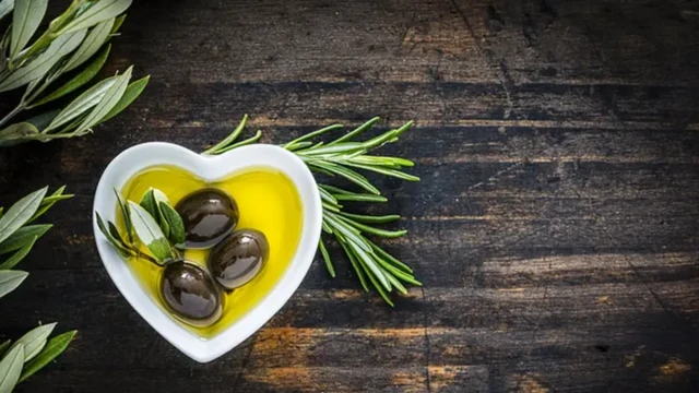 การบริโภคน้ำมันมะกอกในปริมาณเหมาะสมดีต่อหัวใจ