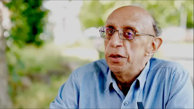 प्राध्यापक गुरहरपाल सिंह 