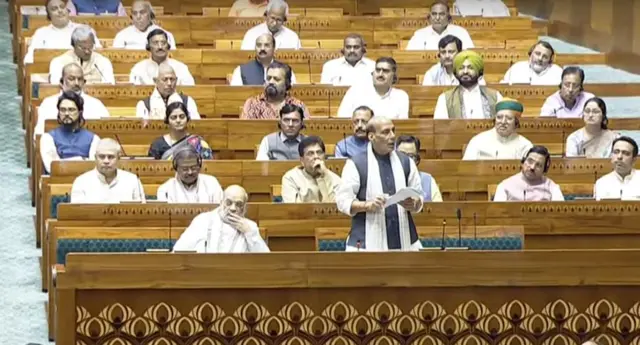 لوک سبھا یعنی پارلیمان کے ایوان زیریں میں سوموار کو آپریشن سندور پر مباحثے کا آغاز وزیر دفاع راج ناتھ سنگھ نے کیا