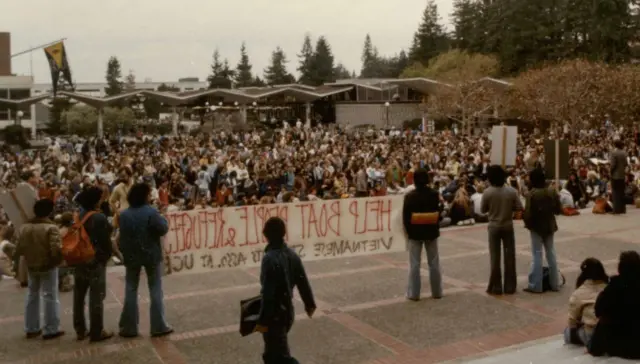 Sinh viên biểu tình kêu gọi thế giới cứu giúp thuyền nhân tị nạn, Sproul Plaza, U.C. Berkeley 1979 