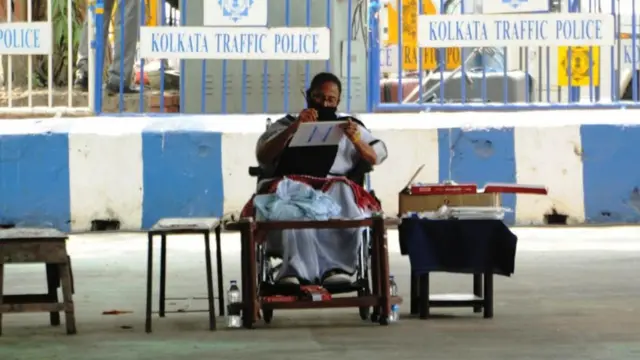 एक धरने के दौरान ममता बनर्जी. (फाइल फोटो)