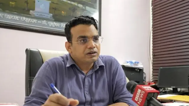 उत्खनन अधिकारी रवी पटेल.