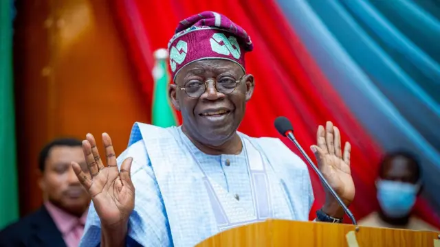 Bola Ahmed Tinubu bụbu Gọvanọ Legọọs Steeti na Sinetọ Naịjirịa