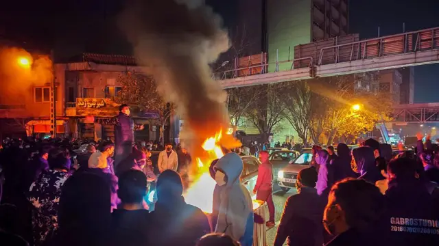 Протестующие на улицах Тегерана, январь 2026 года