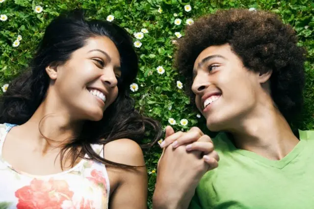 முதல் காதல் உணர்வுகள் 